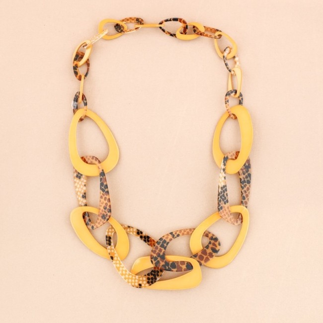COLLAR LARGO ESLABONES RESINA