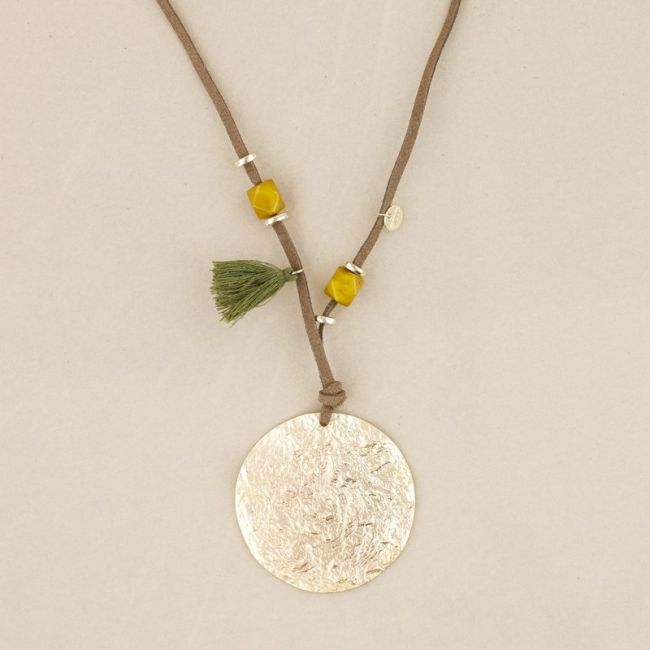 METAL MEDAL PENDANT LONG NECKLACE