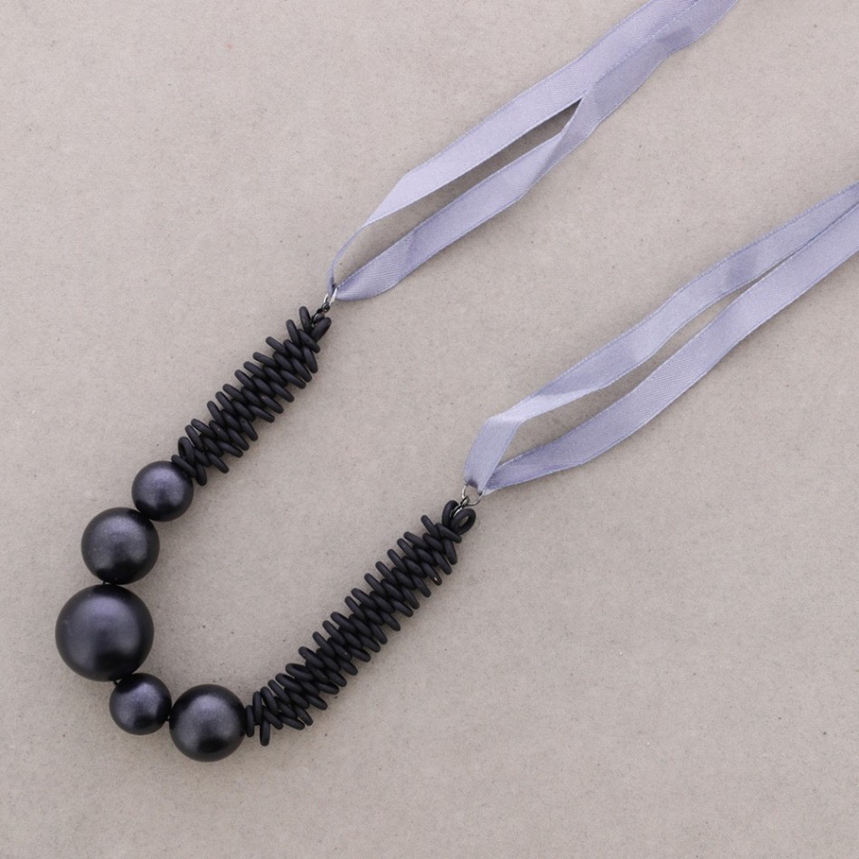 COLLAR RASO CUENTAS METAL