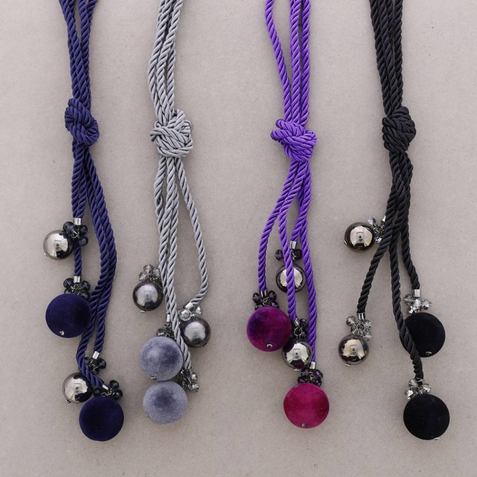 LONG PENDANT NECKLACE
