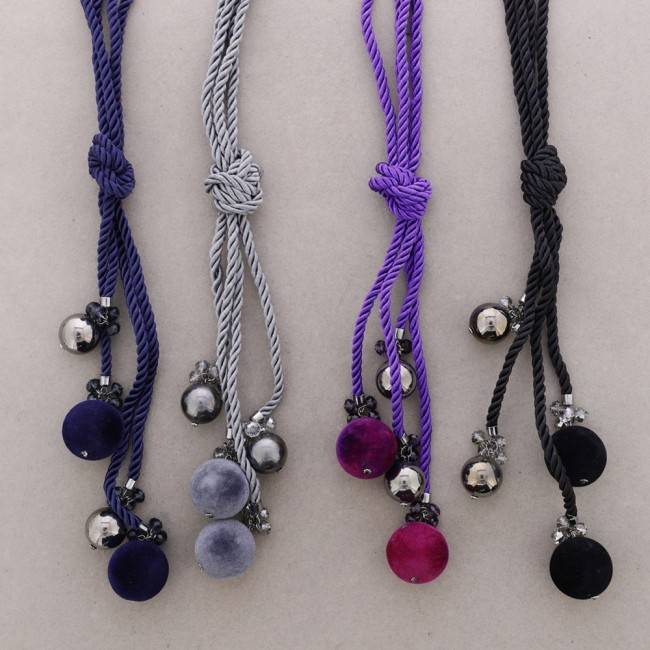 LONG PENDANT NECKLACE