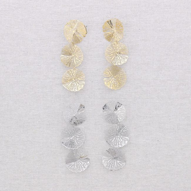 STEEL TRIPLE FLOWER EARRINGS
