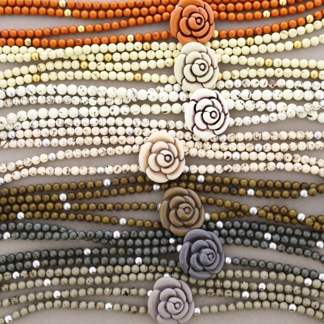 LONG METAL RESIN FLOWER BEAD NECKLACE