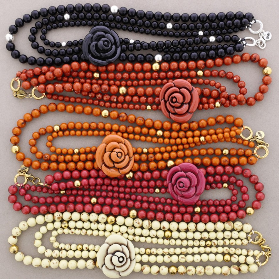 COLLAR FLOR CUENTAS PASTA