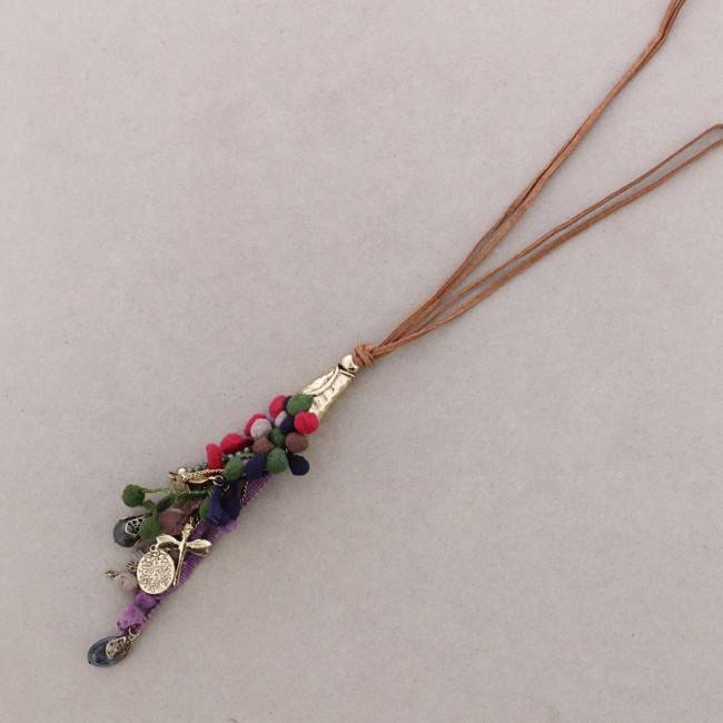LONG NECKLACE WITH POMPOMS
