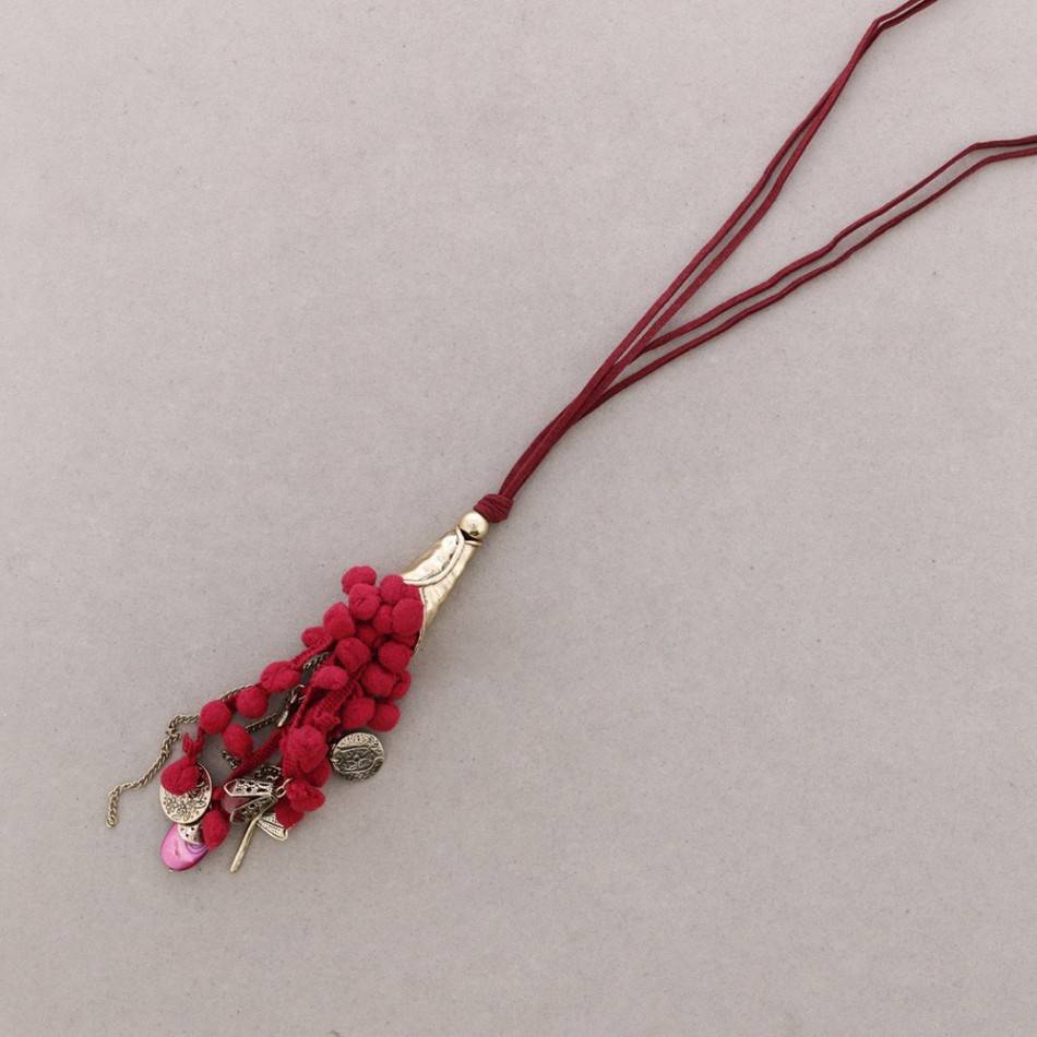 LONG NECKLACE WITH POMPOMS