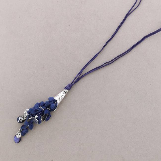 LONG NECKLACE WITH POMPOMS