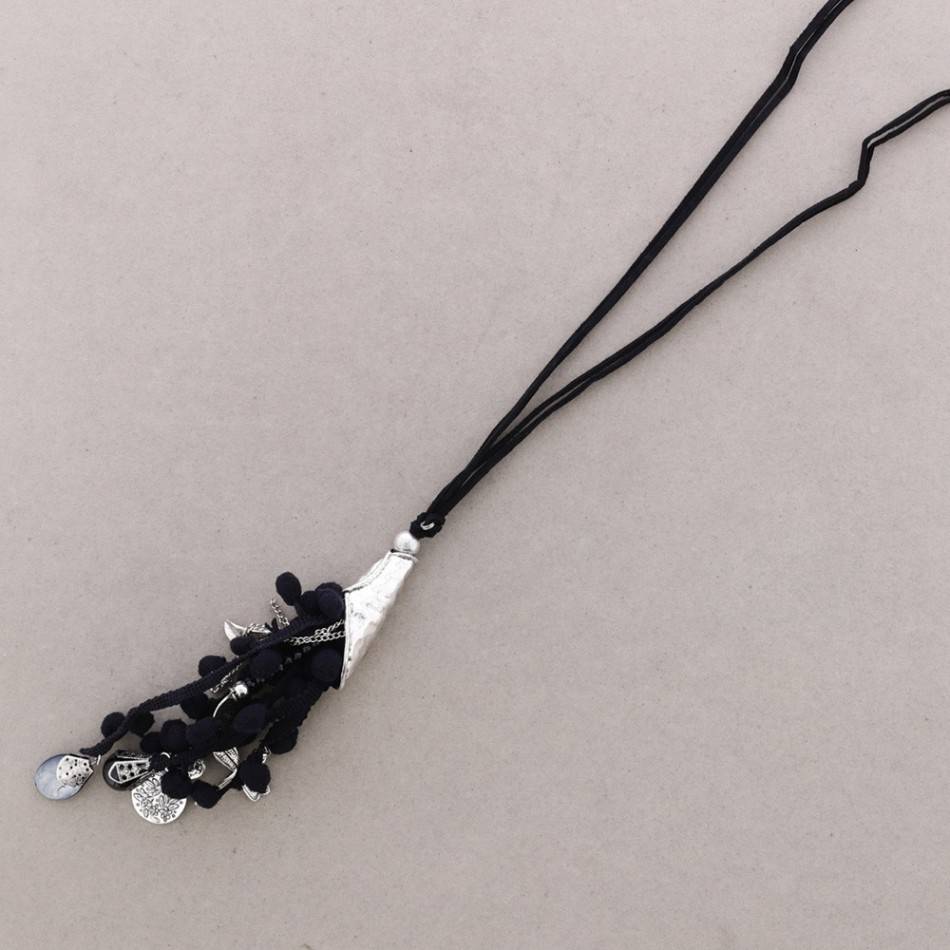 LONG NECKLACE WITH POMPOMS