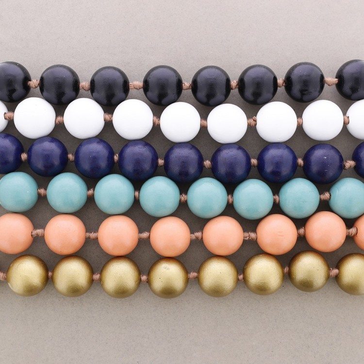 WOODEN BALL NECKLACE 2