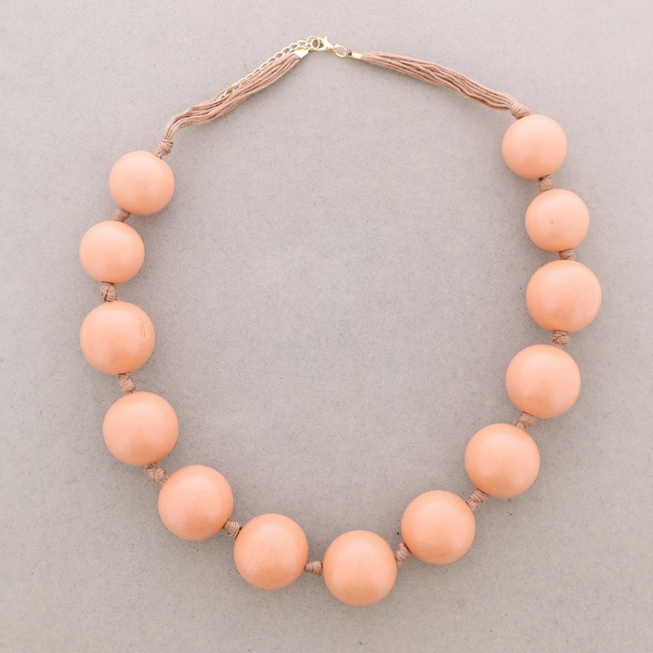 COLLAR BOLAS MADERA