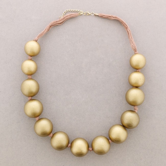COLLAR BOLAS MADERA