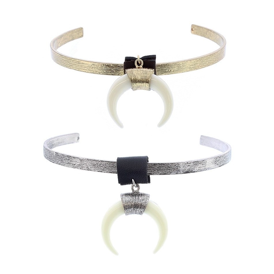 METAL HALF-MOON RESIN CHOKER