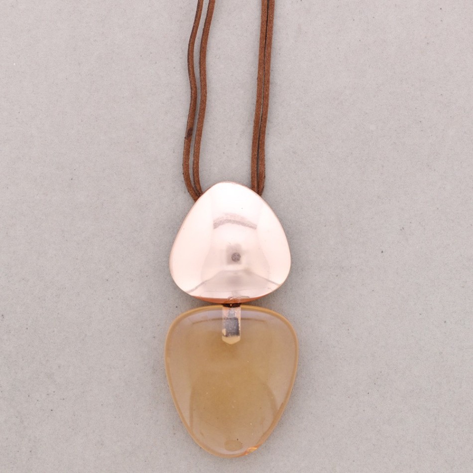 COLLAR LARGO COLGANTE METAL RESINA