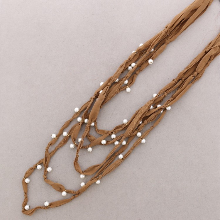 COLLAR LARGO TELA BOLITAS