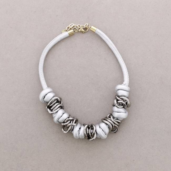 KNOTS RINGS SHORT NECKLACE