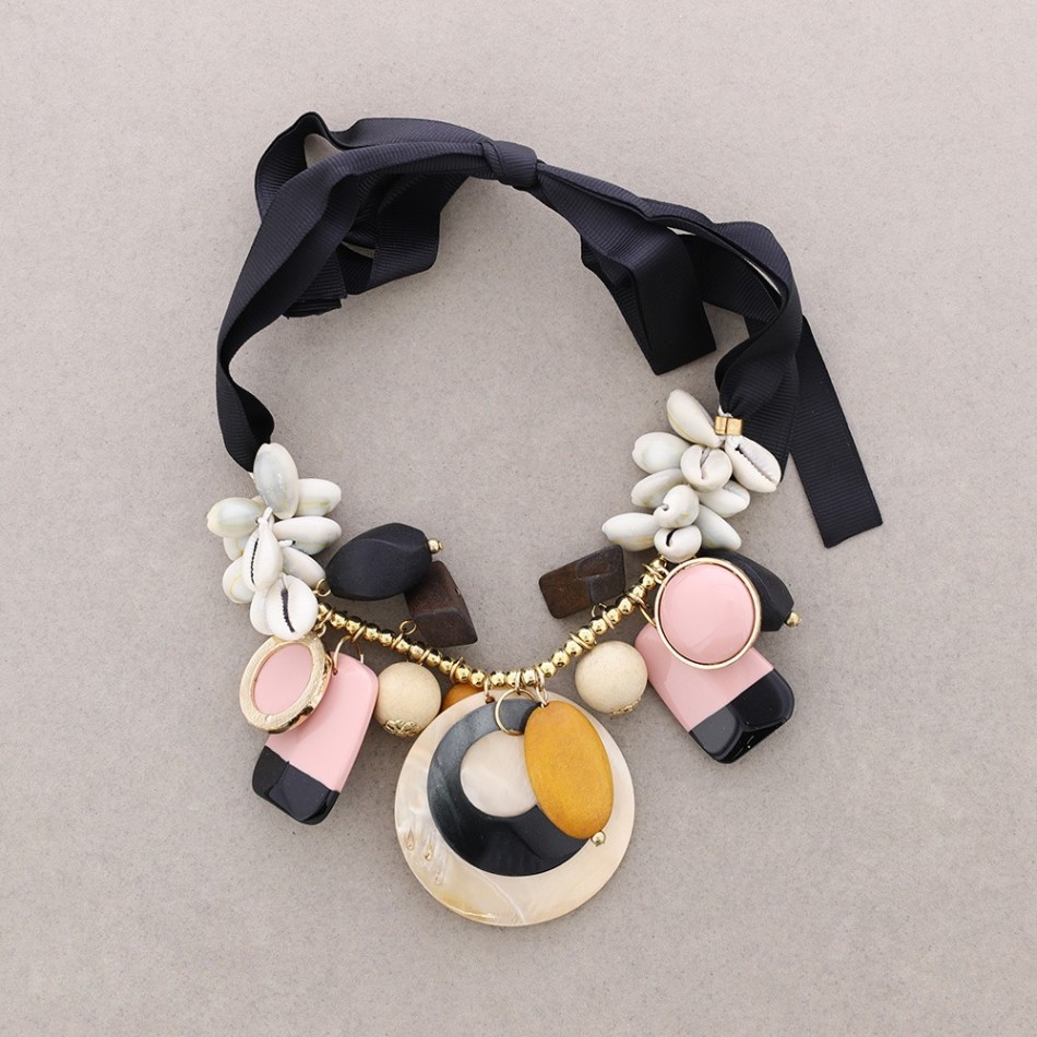 NECKLACE WITH VARIOUS BEADS