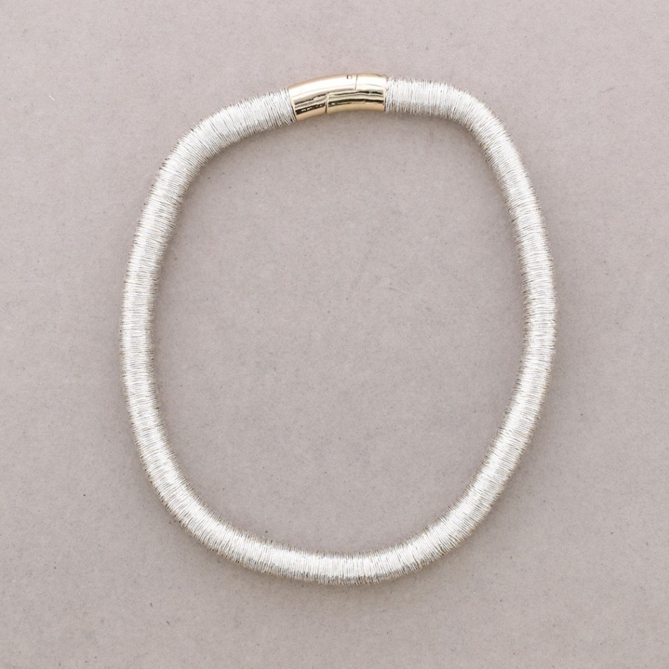 MAGNETIC THREAD NECKLACE