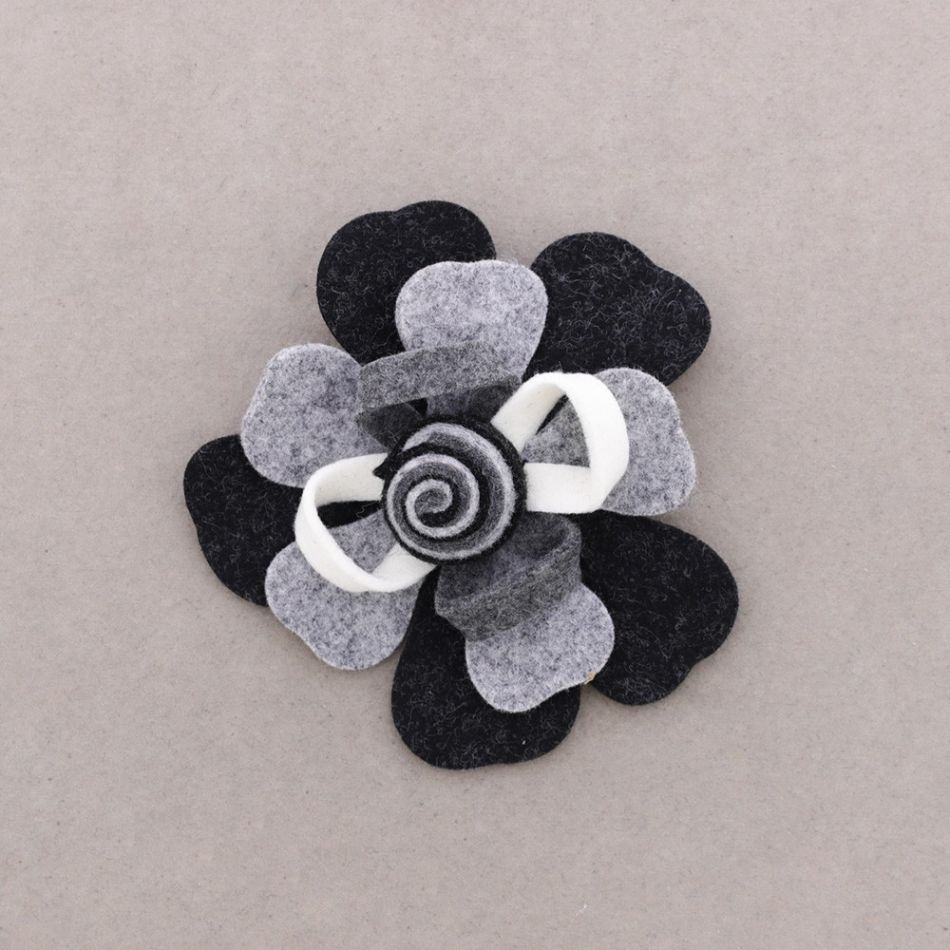 FELT BROOCH 5CM