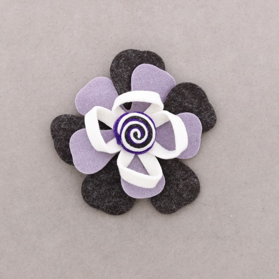 FELT BROOCH 5CM