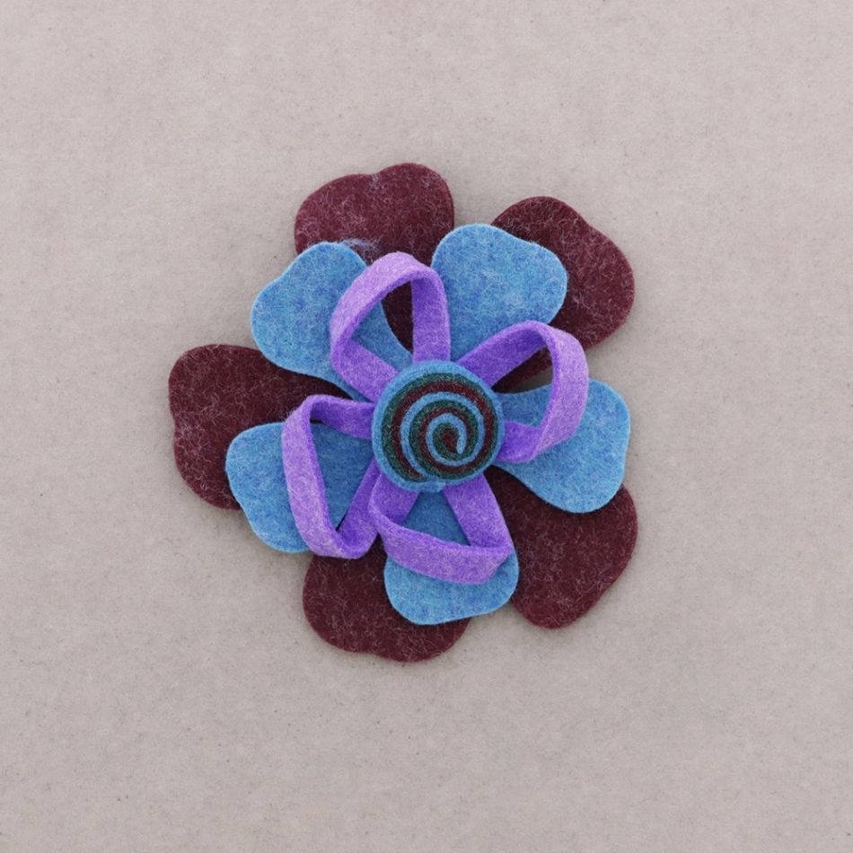 FELT BROOCH 5CM