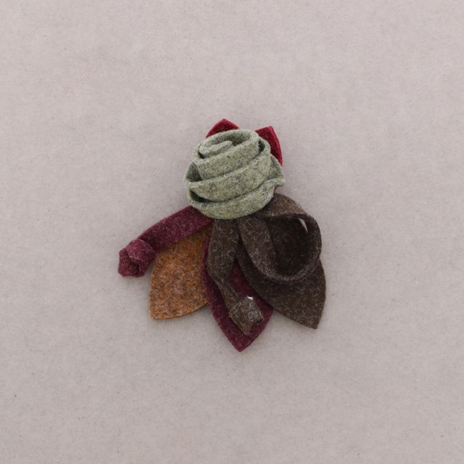 FELT BROOCH 5CM