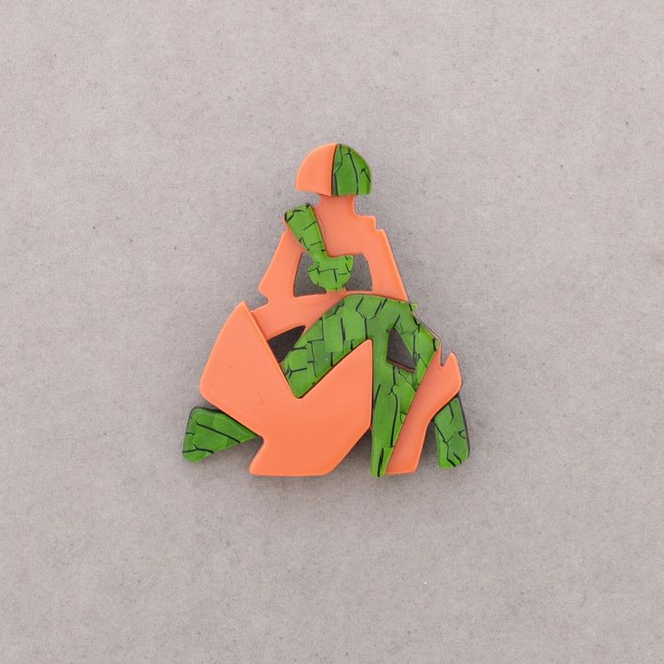 BROCHE MENINA RESINA