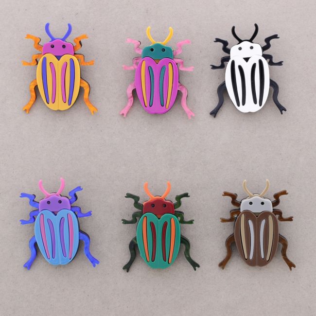 BROCHE INSECTO RESINA