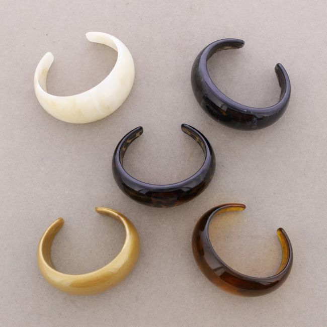OPEN RIGID RESIN BRACELET