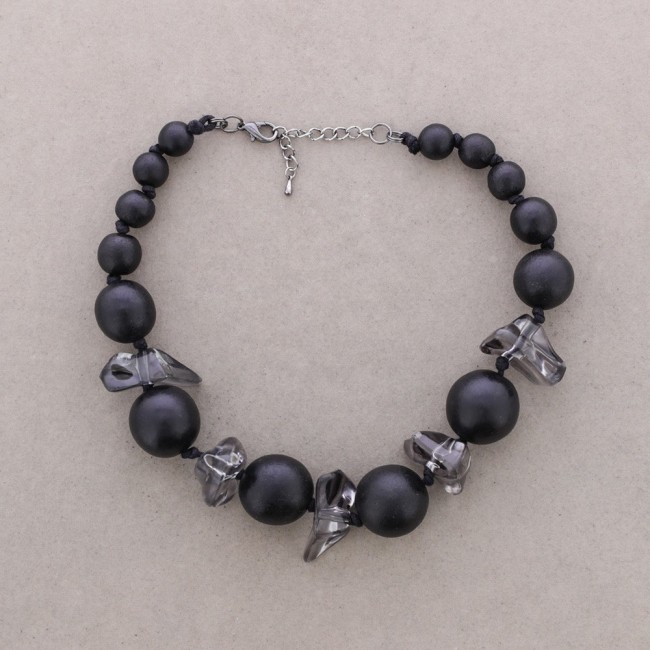 LONG BEAD NECKLACE