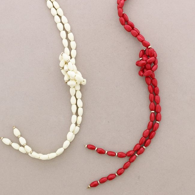 LONG NECKLACE WITH RESIN BEADS