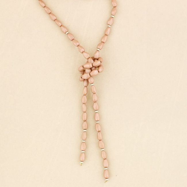 LONG NECKLACE WITH RESIN BEADS