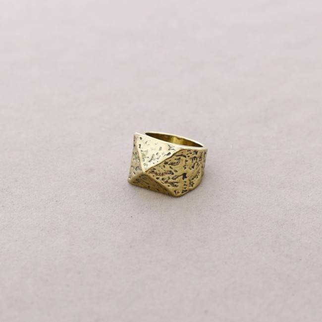 ANILLO METAL PIRÁMIDE