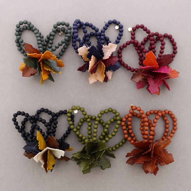 PULSERA ELÁSTICA 4 CUENTAS HOJAS RESINA 2
