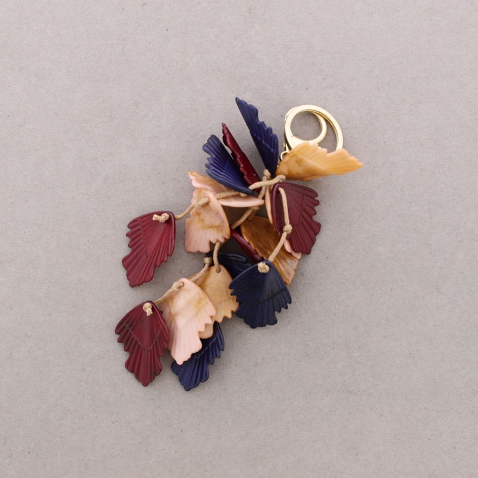 RESIN LEAF PENDANT KEYCHAIN