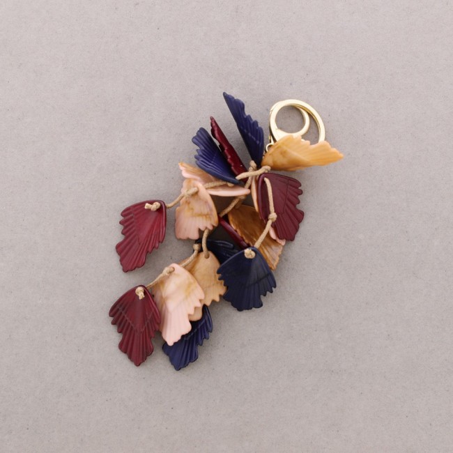 RESIN LEAF PENDANT KEYCHAIN