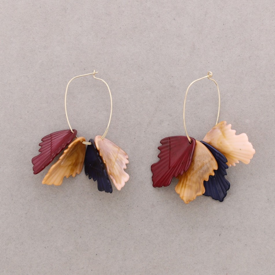 PENDIENTES ARO HOJAS RESINA