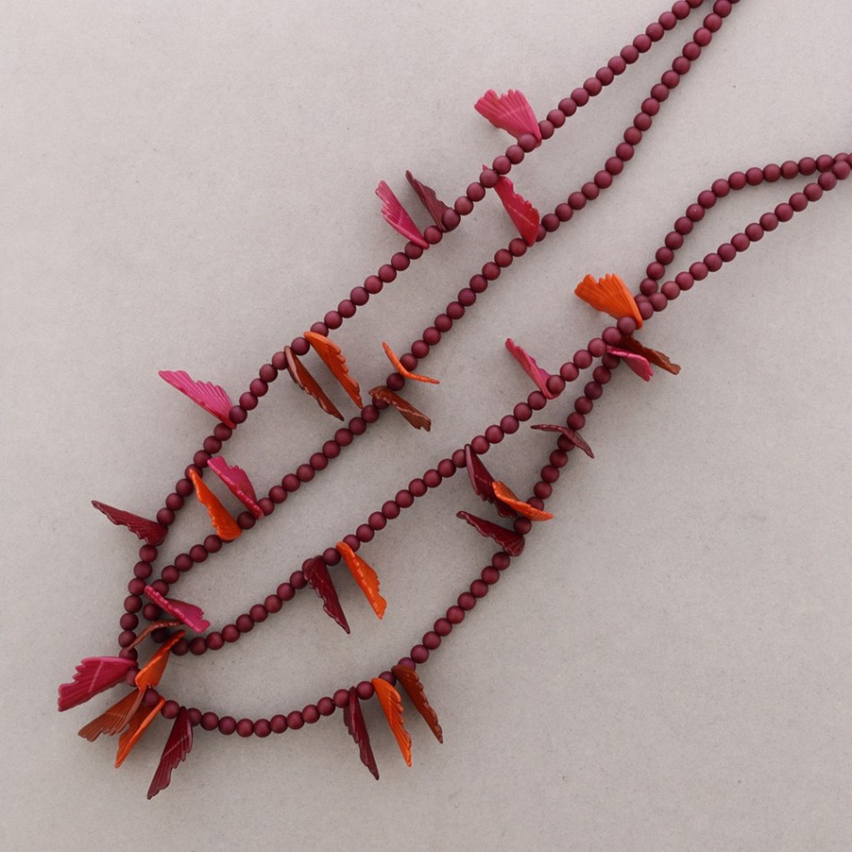 COLLAR LARGO DOBLE CUENTAS HOJAS RESINA