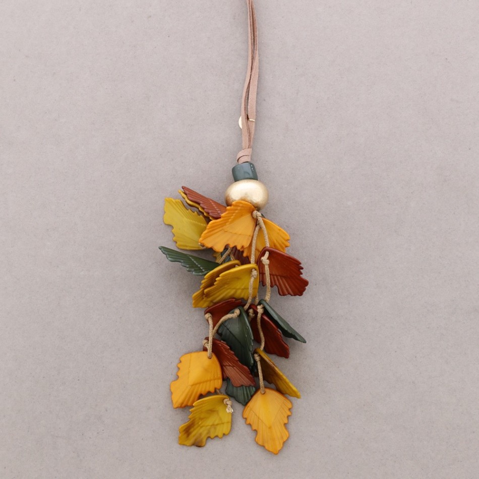 LONG RESIN LEAF PENDANT NECKLACE