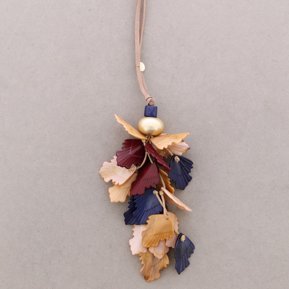LONG RESIN LEAF PENDANT NECKLACE