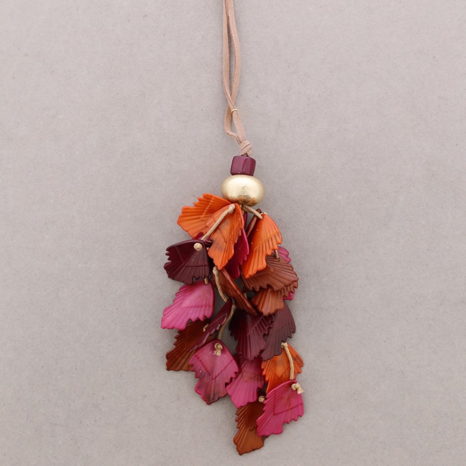 LONG RESIN LEAF PENDANT NECKLACE