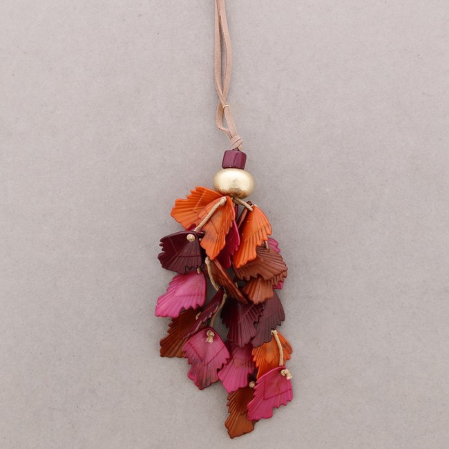 LONG RESIN LEAF PENDANT NECKLACE