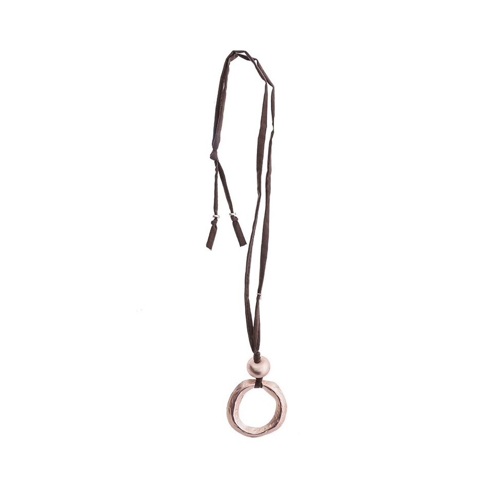 LONG TUBE NECKLACE WITH METAL RING PENDANT