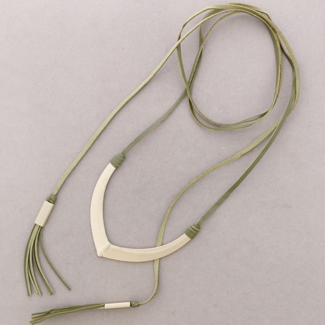 CHOKER FORMA V METAL DOBLE FLECO