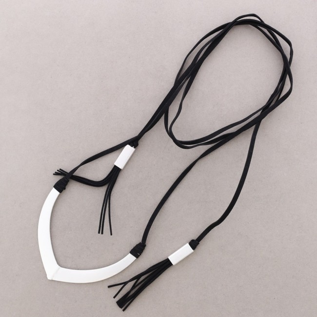 V-SHAPED METAL DOUBLE FRINGE CHOKER