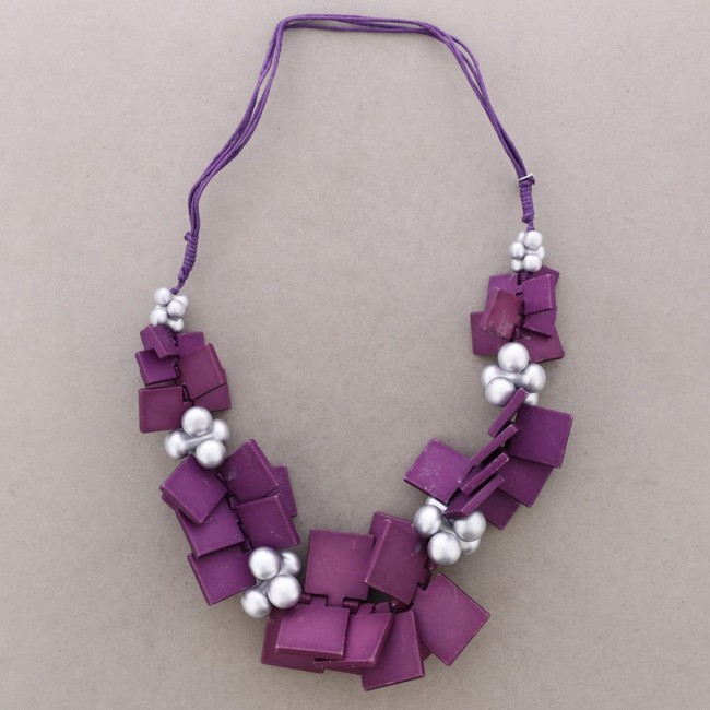 COLLAR LARGO CUENTAS RESINA