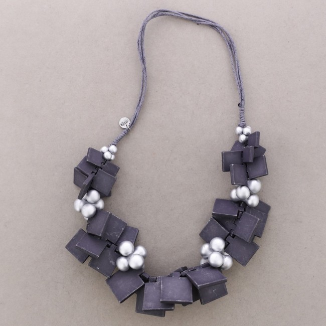 LONG RESIN BEAD NECKLACE