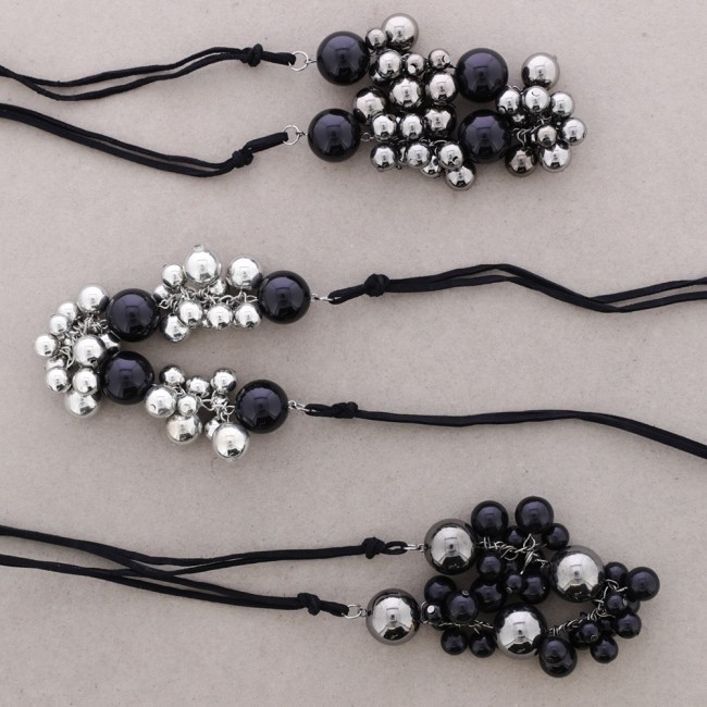 COLLAR LARGO ANTELINA PERLAS METÁLICAS