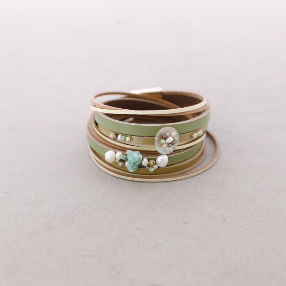LEATHER BRACELET WITH TWO TURNS AND MAGNETIC CLOSURE
