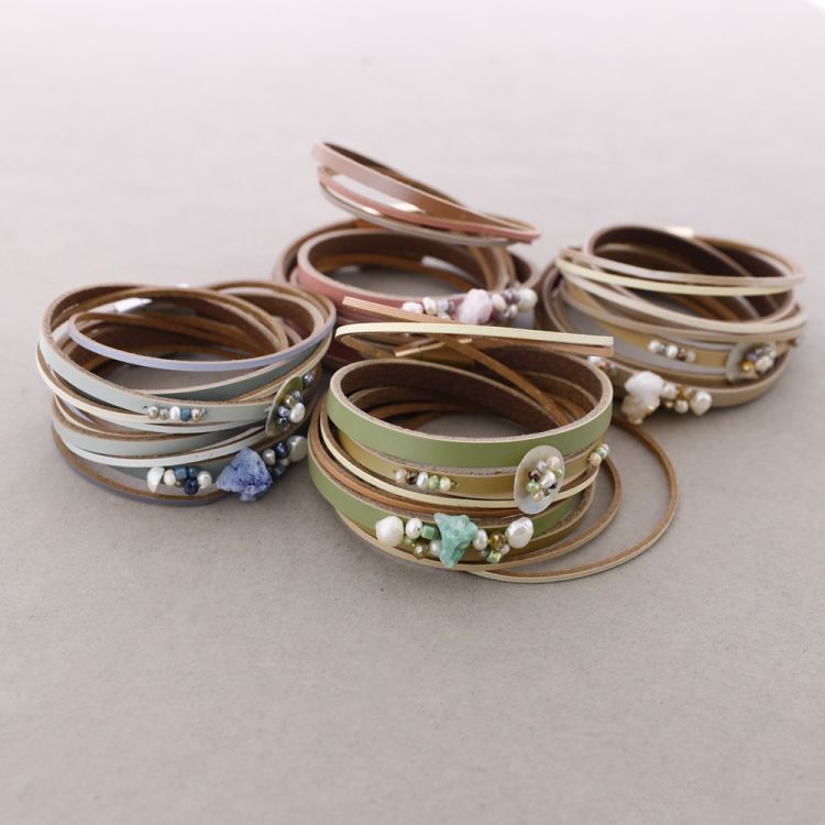 LEATHER BRACELET WITH TWO TURNS AND MAGNETIC CLOSURE 2