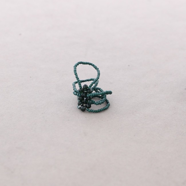 FACETED CRYSTAL BEAD RING